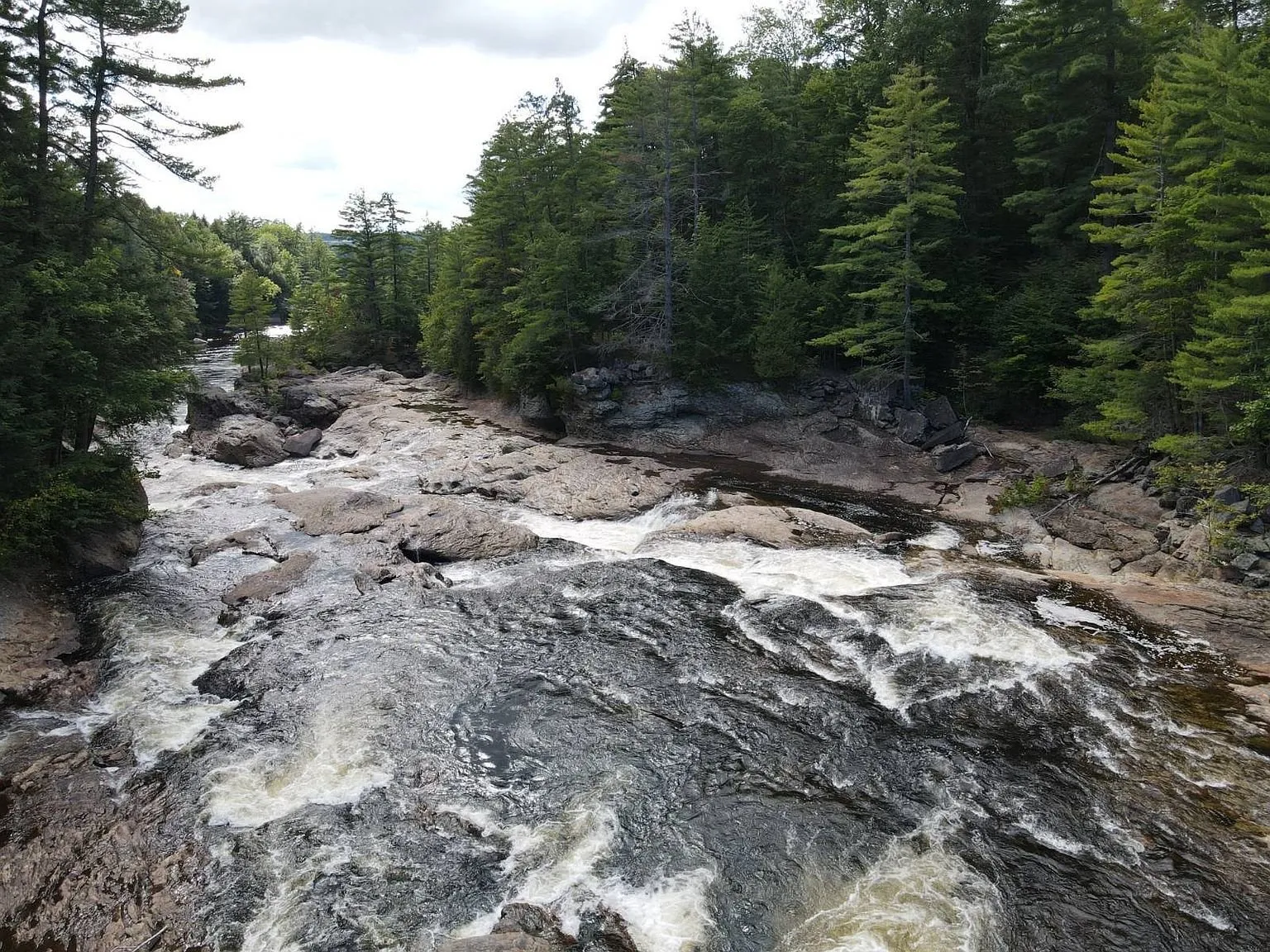 The whitewater over the rock shelf