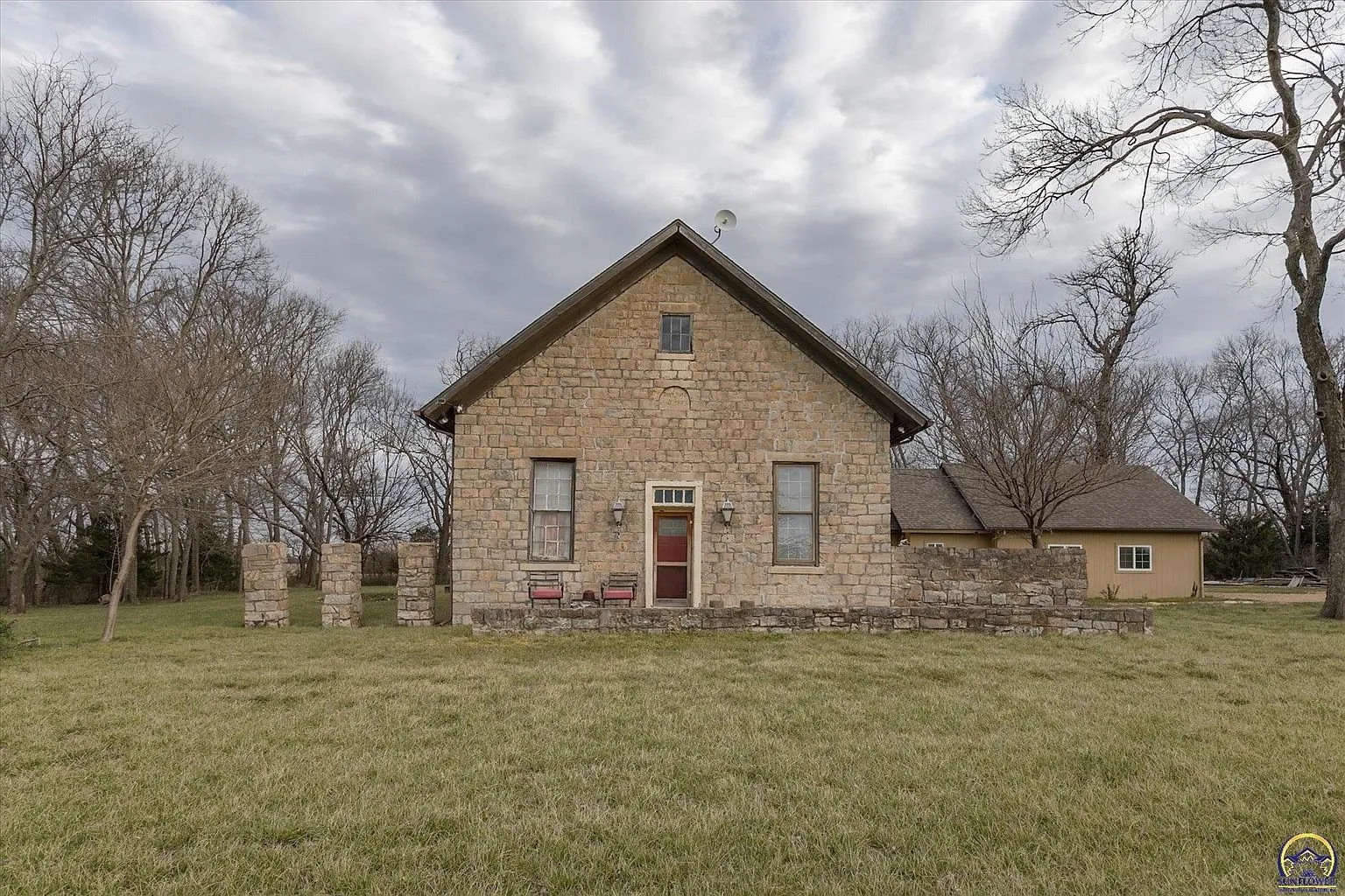 5040 E 141st St, Carbondale, KS 66414