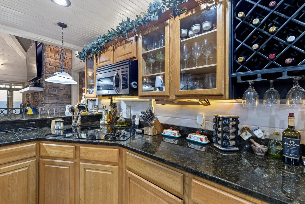 1938 Holloway Ridge Rd, Spring City, TN 37381