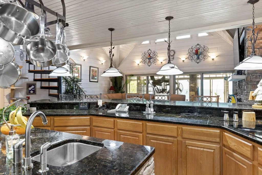 1938 Holloway Ridge Rd, Spring City, TN 37381