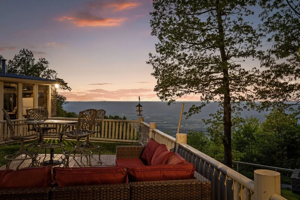 1938 Holloway Ridge Rd, Spring City, TN 37381