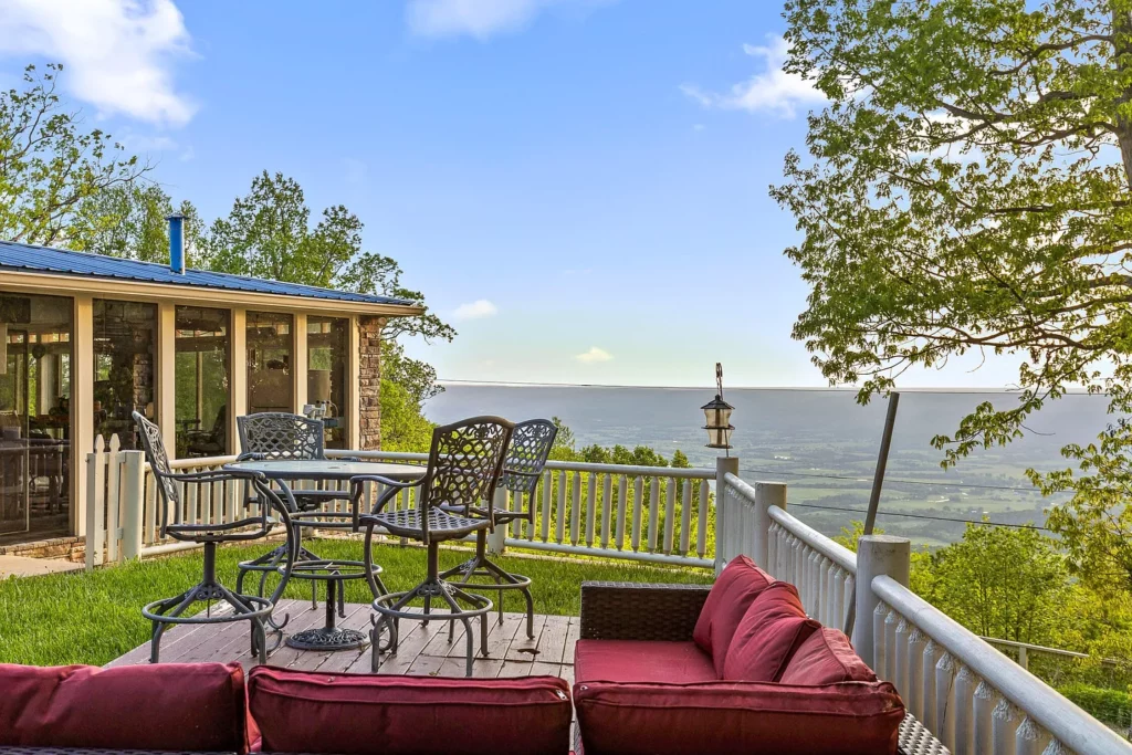 1938 Holloway Ridge Rd, Spring City, TN 37381