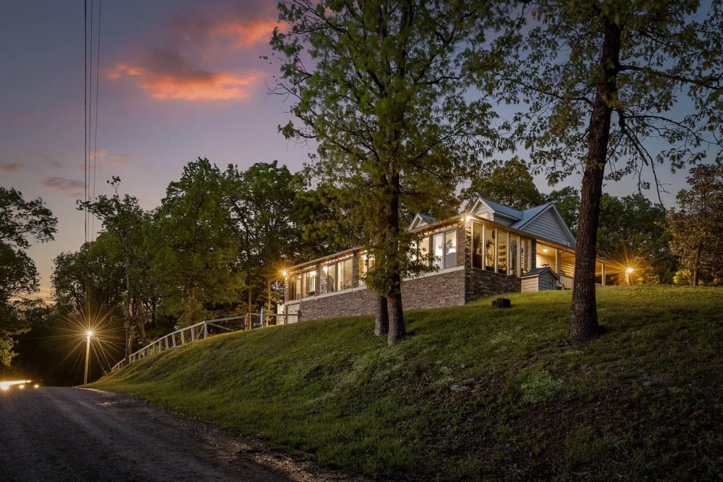 1938 Holloway Ridge Rd, Spring City, TN 37381