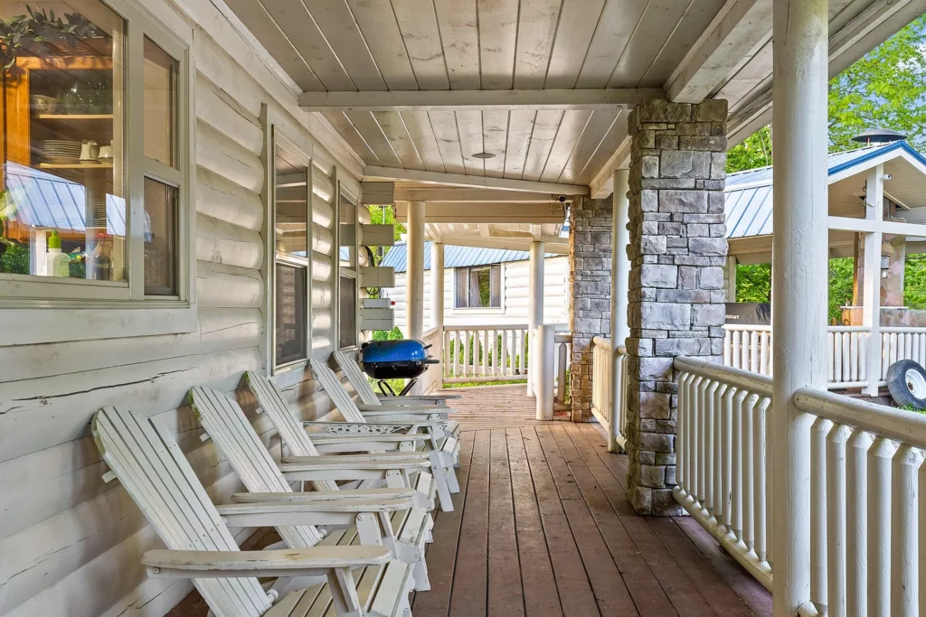 1938 Holloway Ridge Rd, Spring City, TN 37381