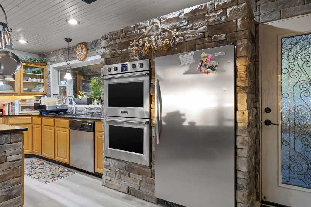 1938 Holloway Ridge Rd, Spring City, TN 37381
