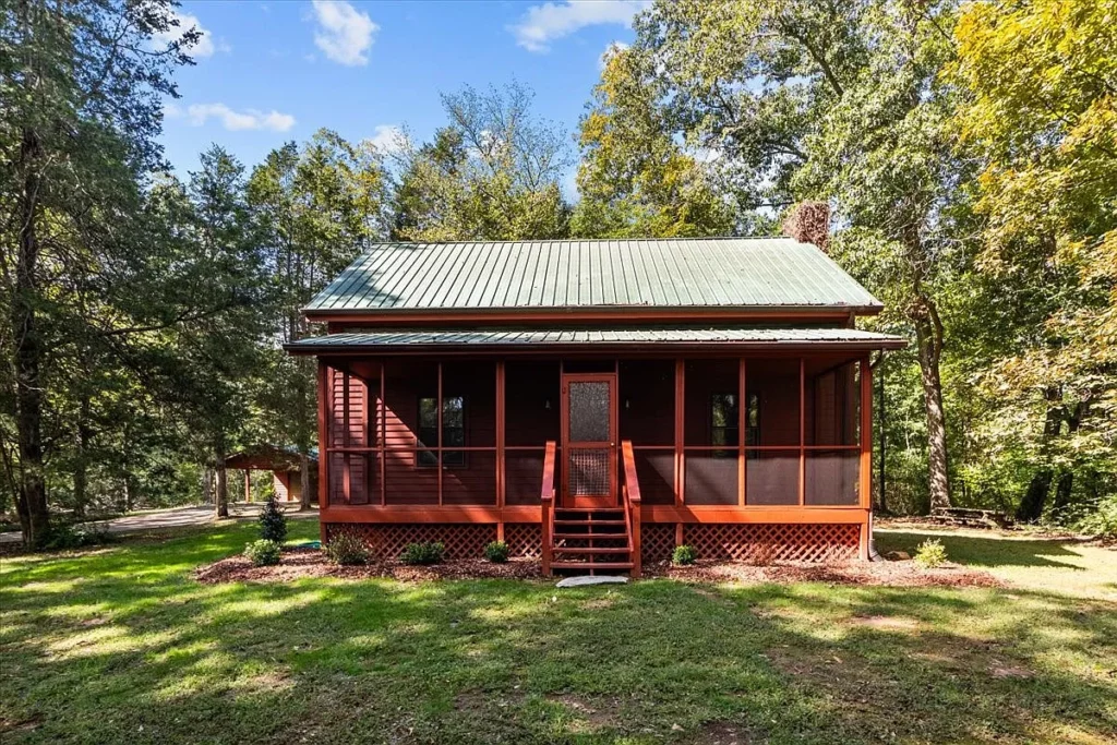 13041 Bakerville Rd, Waverly, TN 37185