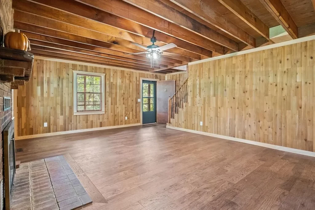 13041 Bakerville Rd, Waverly, TN 37185