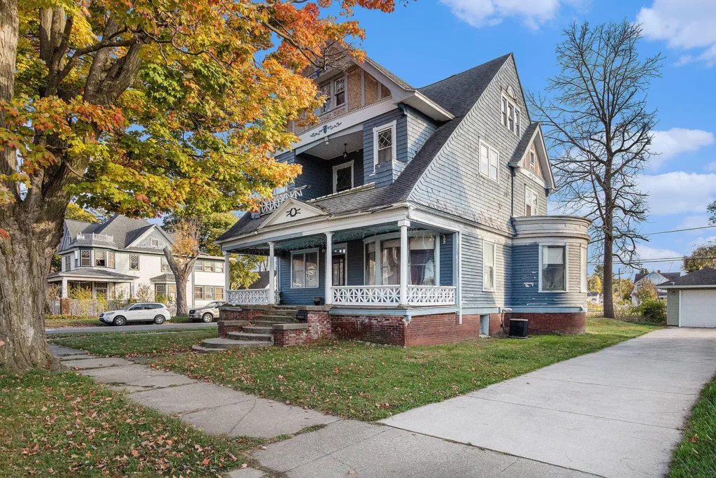 600 Territorial Rd, Benton Harbor, MI 49022