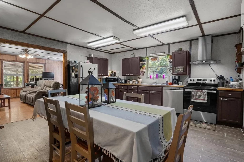 637 McGoldrich Acres Rd, Holladay, TN 38341