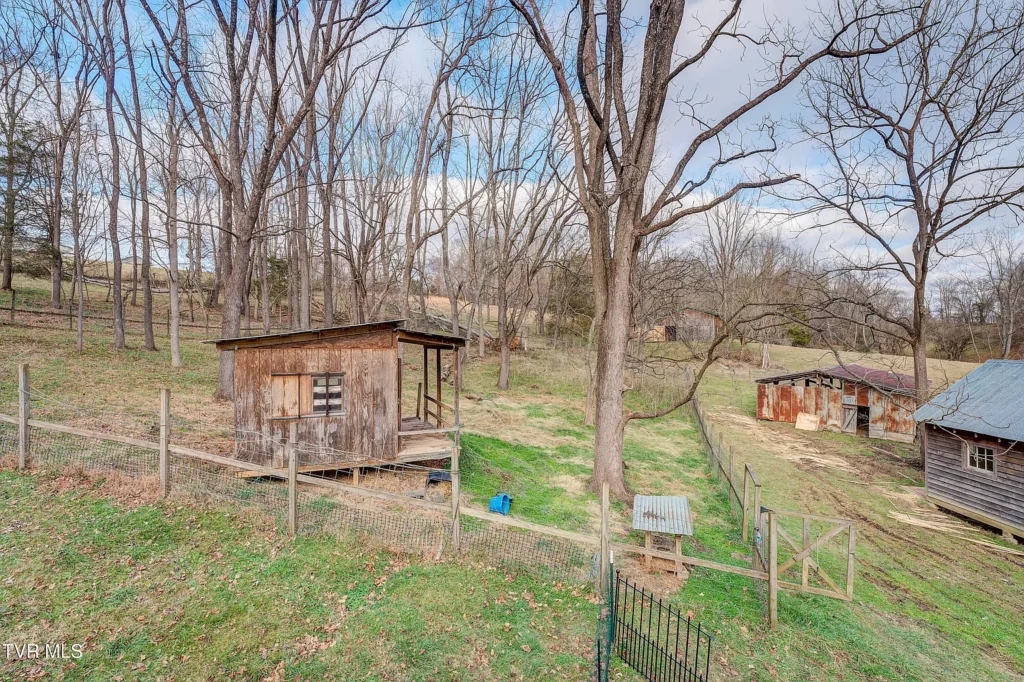 Old Farmhouse For Sale in Johnson City Tennessee
