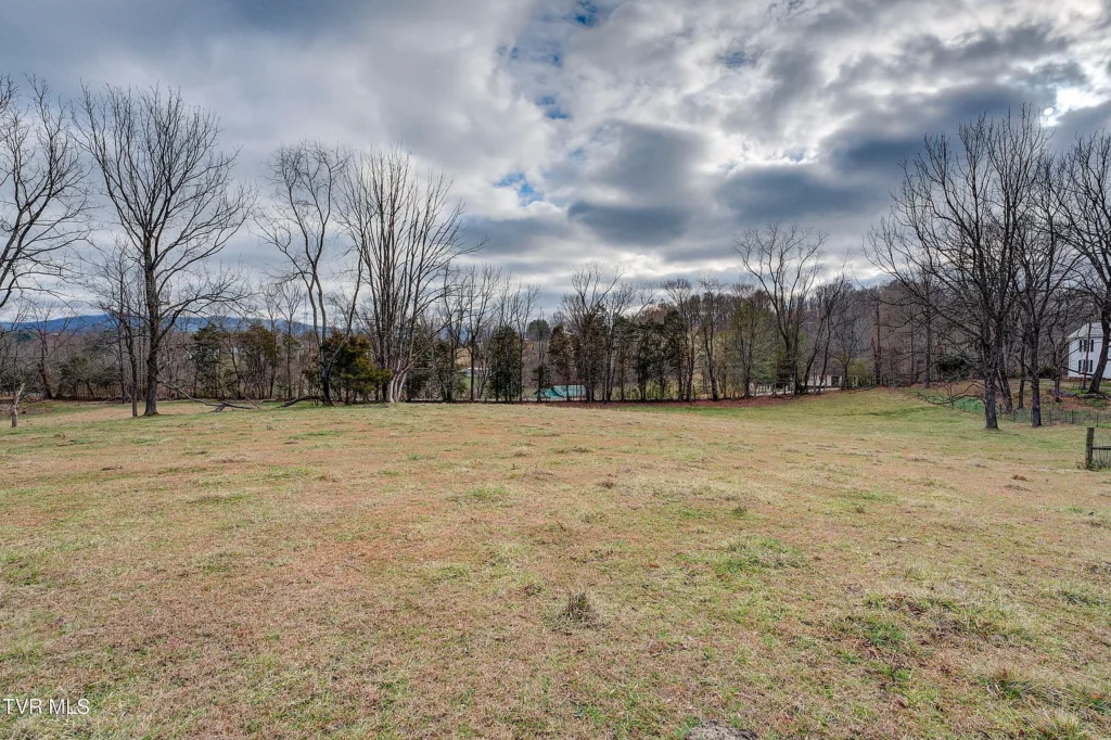 210 Cedar Grove Rd, Johnson City, TN 37601
