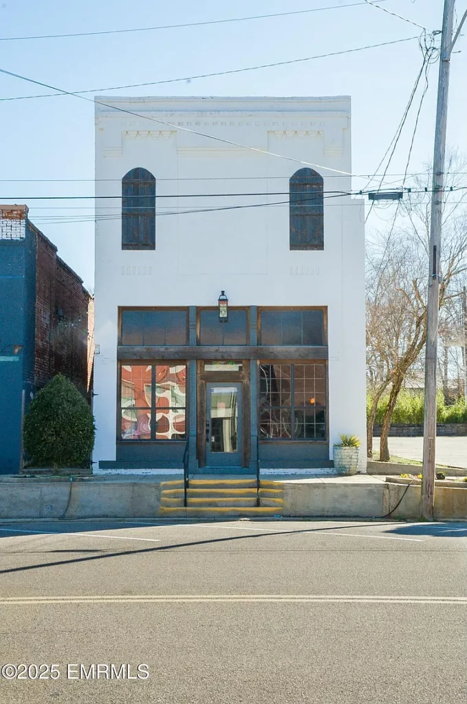 116 N Main St, Newton, MS 39345
