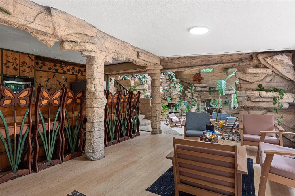 1920 South Springdale ROAD, New Berlin, WI 53146. Luxury 17-Acre Retreat in New Berlin WI – Private Lake