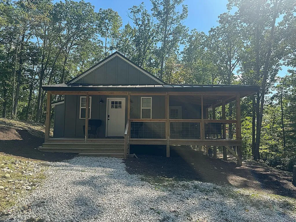 1100 Sinking Valley School Rd, Mc Kee, KY 40447 1