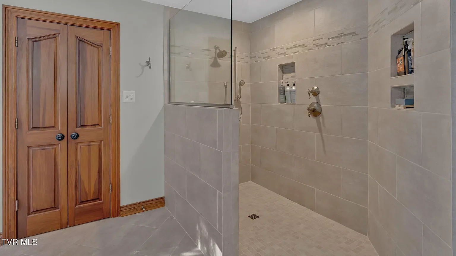Realtor Andy Lowe, Andy Lowe, 1108 Norfolk Pl Kingsport TN 37660, 1108 Norfolk Pl, Kingsport, TN 37660, Kingsport TN real estate, Tennessee real estate, Realty ONE Group Home Team.