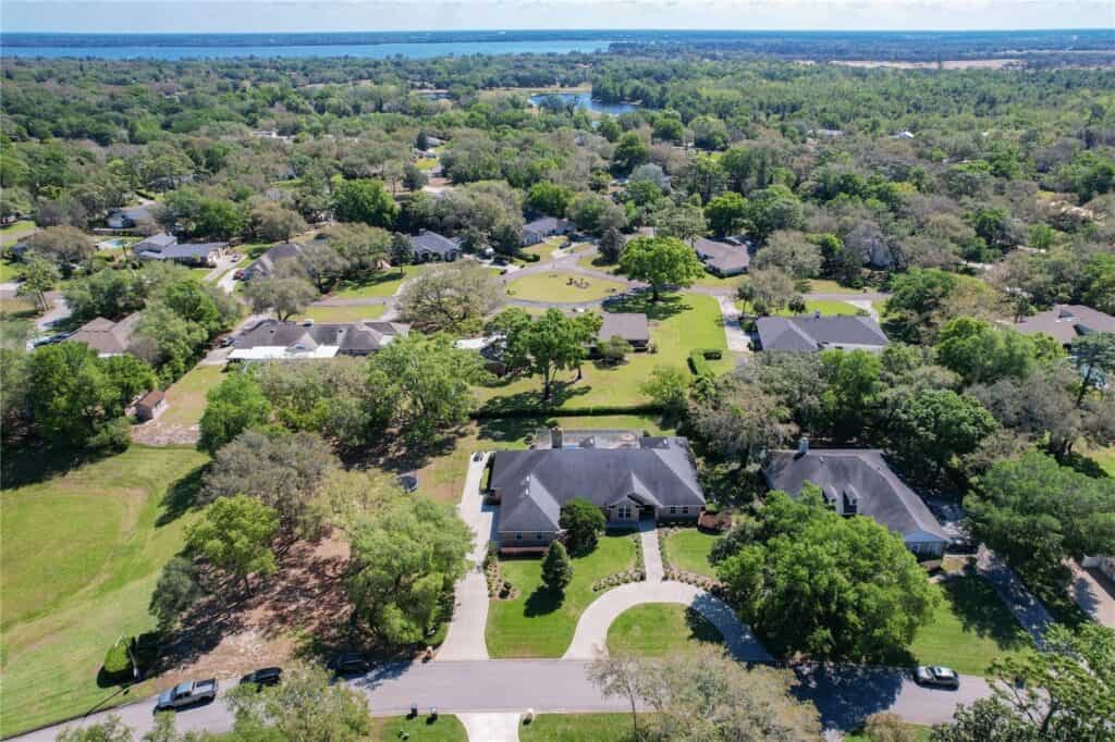2756 Sequoyah Dr, Haines City, FL 33844 Listed by Rae Chidlow