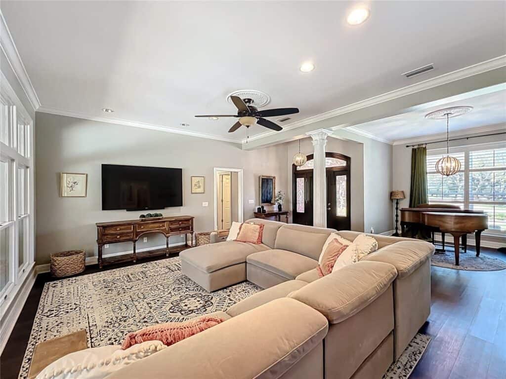 2756 Sequoyah Dr, Haines City, FL 33844 Listed by Rae Chidlow