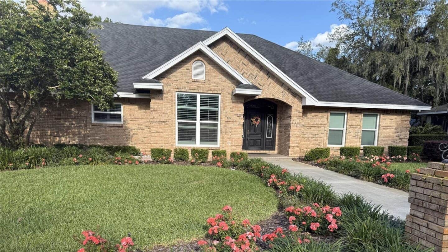 2756 Sequoyah Dr, Haines City, FL 33844 Listed by Rae Chidlow