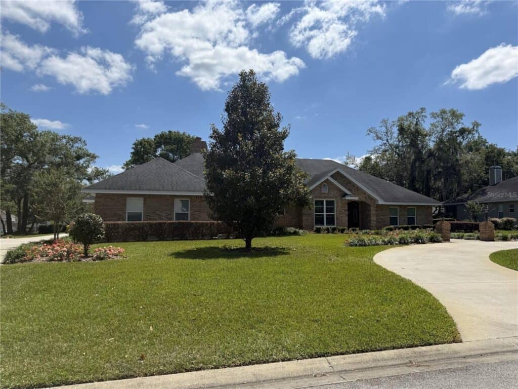 2756 Sequoyah Dr, Haines City, FL 33844 Listed by Rae Chidlow