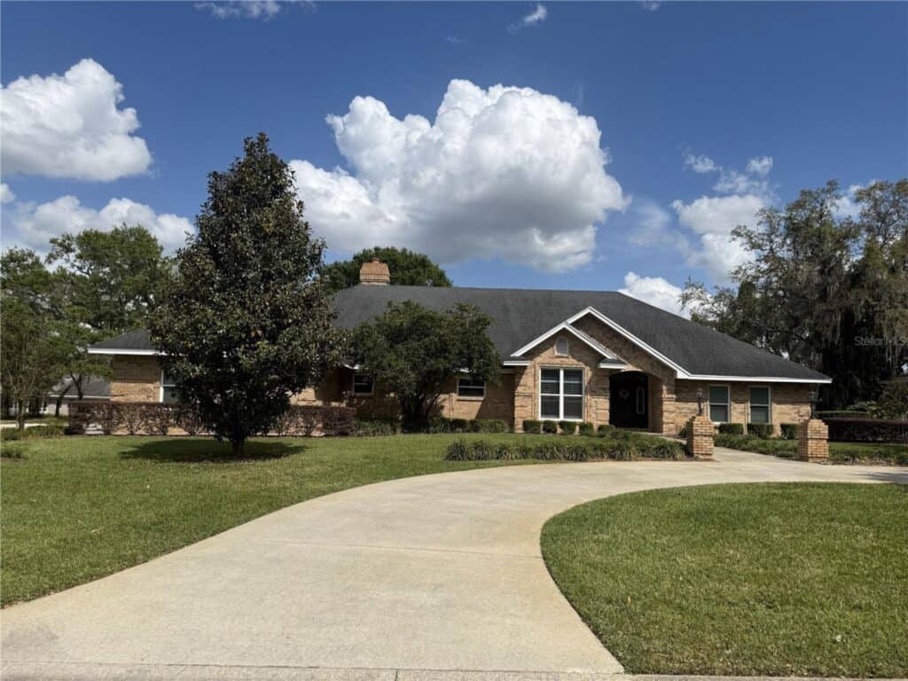 2756 Sequoyah Dr, Haines City, FL 33844 Listed by Rae Chidlow