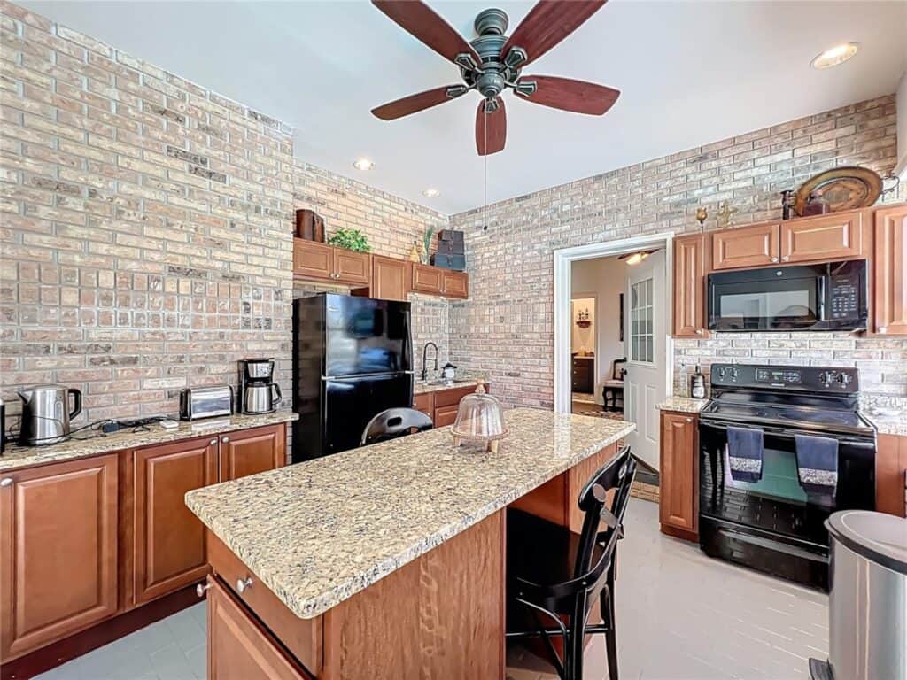 2756 Sequoyah Dr, Haines City, FL 33844 Listed by Rae Chidlow