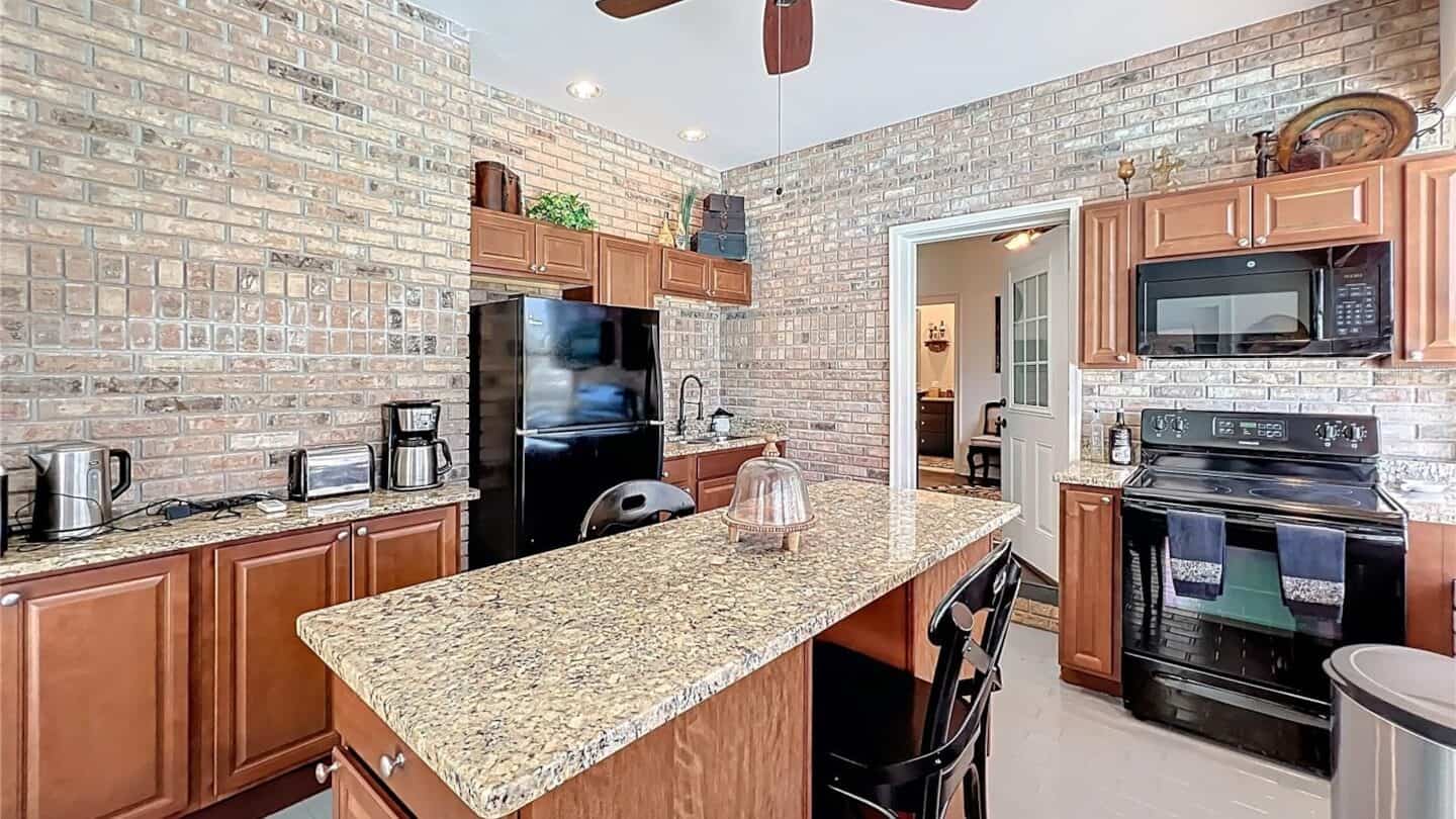 2756 Sequoyah Dr, Haines City, FL 33844 Listed by Rae Chidlow
