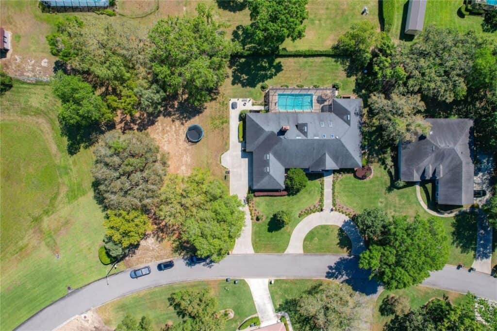 2756 Sequoyah Dr, Haines City, FL 33844 Listed by Rae Chidlow