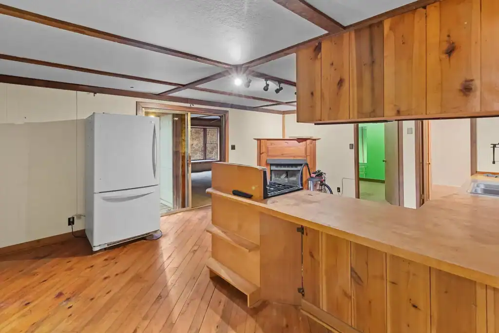 Log Cabin for Sale in Cosby Tennessee on 50 Acres with Pond, Cabins, and Mountain Views 3099 Mica Way, Cosby, TN 37722 Scottie Hooper realtor Cosby Tennessee