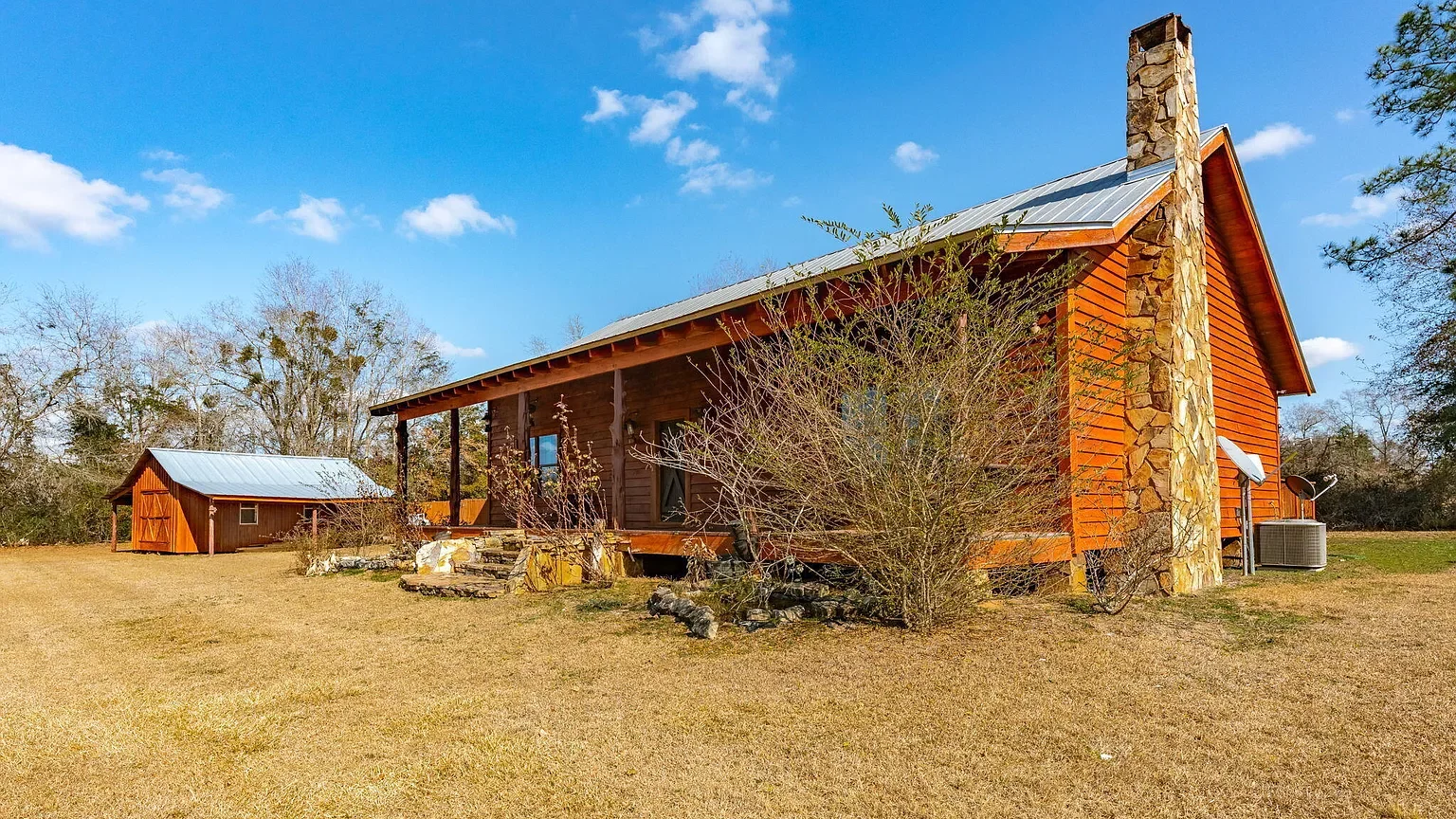 Off Grid Homestead Log cabin home for sale in Florida 2641 Highway 77, Chipley, FL 32428Off Grid Homestead Log cabin home for sale in Florida 2641 Highway 77, Chipley, FL 32428