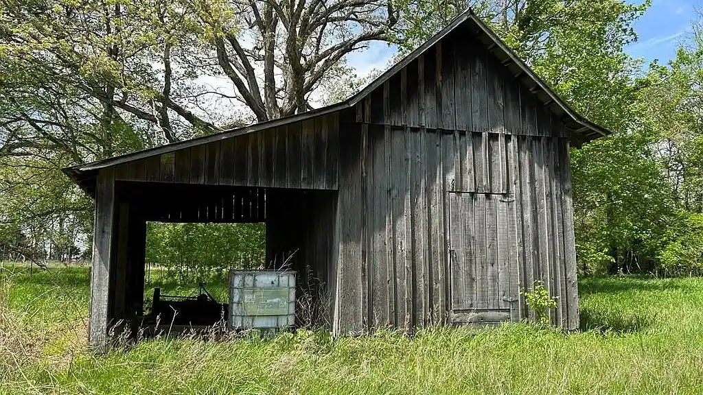 henry tn real estate, henry tennessee real estate, farmhouse for sale henry tn, homes for sale henry tn, west tn real estate, henry tn home with land, barn property henry tn, rural homes henry tn, tennessee farmhouse for sale, fixer upper henry tn, henry tn properties, 5 acres henry tn, henry tn land for sale, tennessee homes with acreage, historic home henry tn, country home henry tn, west tennessee homes, henry county tn real estate, farmhouse restoration tn, affordable homes henry tn, henry tn property for sale, old homes henry tn, tennessee barn property, henry tn homestead, henry tn acreage property