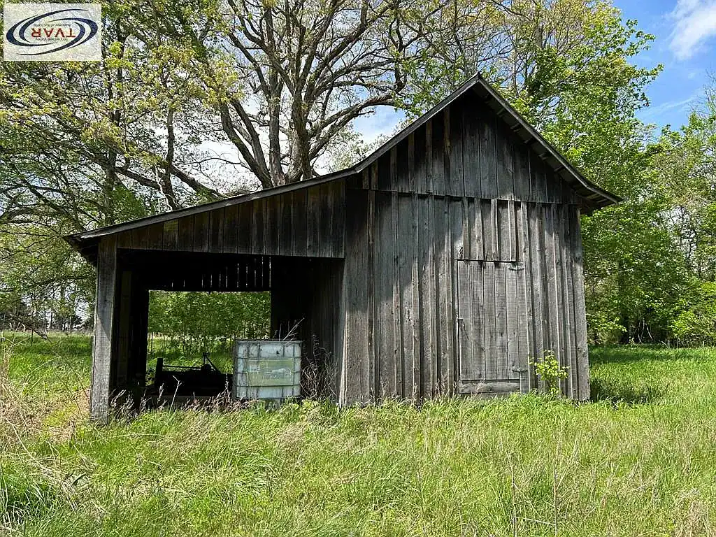 henry tn real estate, henry tennessee real estate, farmhouse for sale henry tn, homes for sale henry tn, west tn real estate, henry tn home with land, barn property henry tn, rural homes henry tn, tennessee farmhouse for sale, fixer upper henry tn, henry tn properties, 5 acres henry tn, henry tn land for sale, tennessee homes with acreage, historic home henry tn, country home henry tn, west tennessee homes, henry county tn real estate, farmhouse restoration tn, affordable homes henry tn, henry tn property for sale, old homes henry tn, tennessee barn property, henry tn homestead, henry tn acreage property