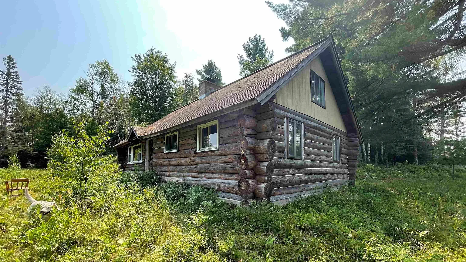 log cabin for sale 26497 Us Highway 41 Rd, Covington, MI 49919