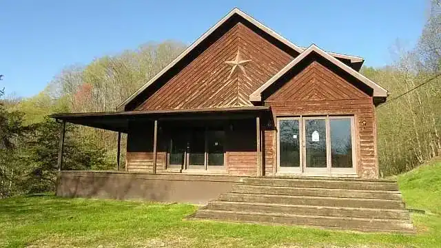 https://www.zillow.com/homedetails/422-Short-Cut-Branch-Rd-Fort-Gay-WV-25514/450420291_zpid/?