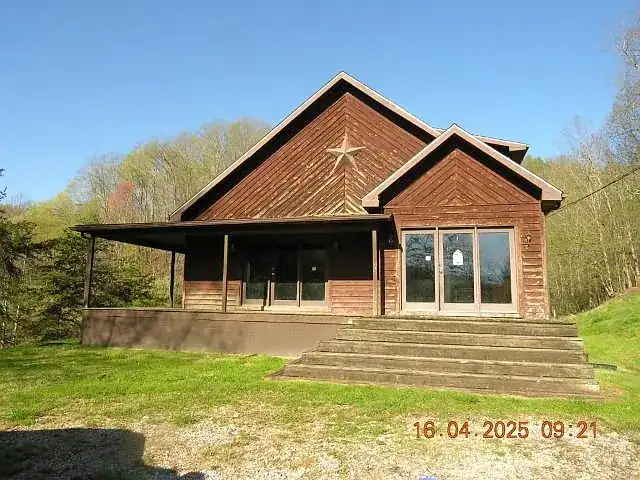 https://www.zillow.com/homedetails/422-Short-Cut-Branch-Rd-Fort-Gay-WV-25514/450420291_zpid/?