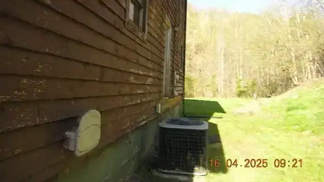Rustic Craftsman Home on 4 Acres For Sale in Fort Gay, WV – 422 Short Cut Branch Rd, Fort Gay, WV 25514 Preston Cole 304-736-1200, Property Professionals