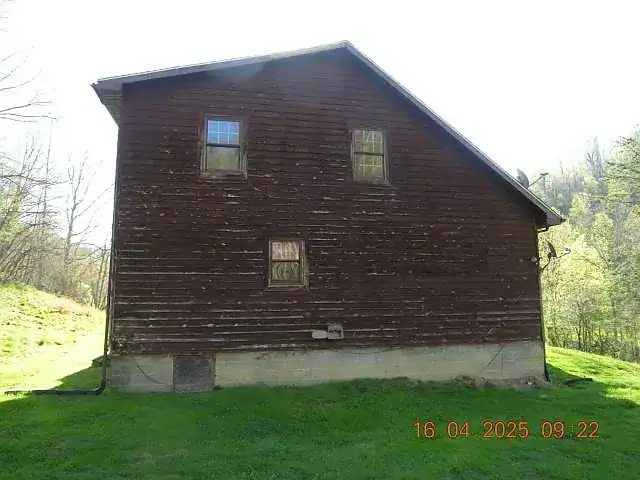Rustic Craftsman Home on 4 Acres For Sale in Fort Gay, WV – 422 Short Cut Branch Rd, Fort Gay, WV 25514 Preston Cole 304-736-1200, Property Professionals