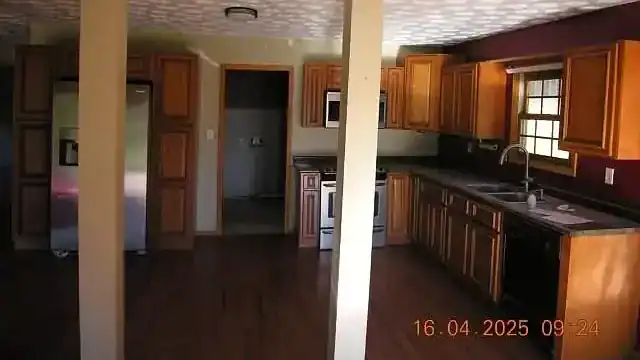 Rustic Craftsman Home on 4 Acres For Sale in Fort Gay, WV – 422 Short Cut Branch Rd, Fort Gay, WV 25514 Preston Cole 304-736-1200, Property Professionals