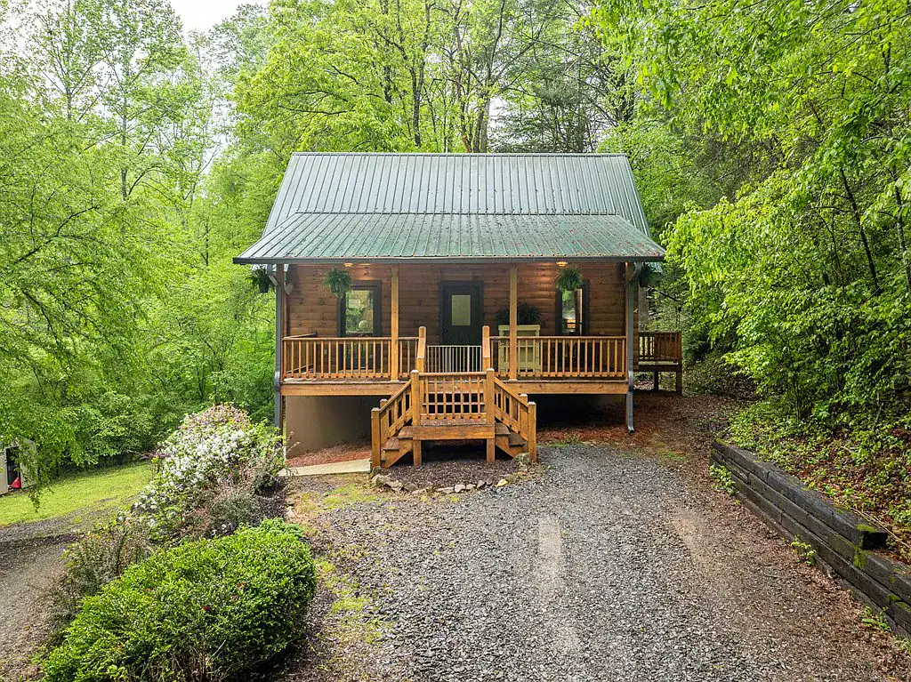 Log Cabin For Sale Georgia 121 Farmstead Rd, Ellijay, GA 30540 Tracy Krohn 404-217-5908, Keller Williams Elevate