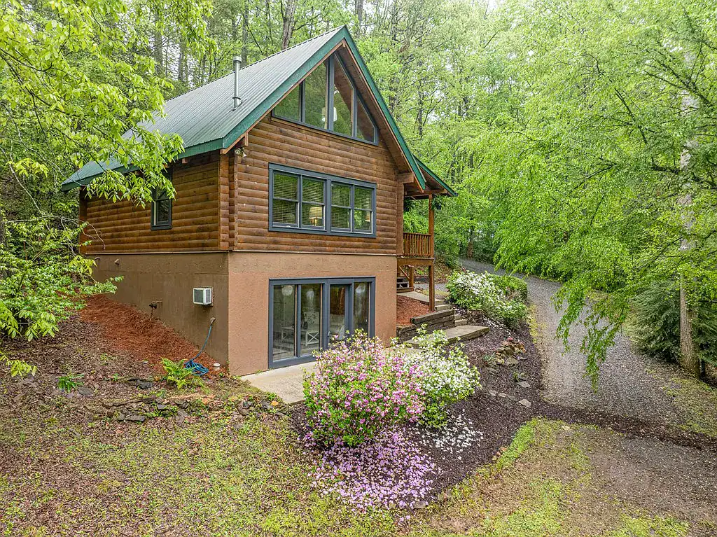Log Cabin For Sale Georgia 121 Farmstead Rd, Ellijay, GA 30540 Tracy Krohn 404-217-5908, Keller Williams Elevate
