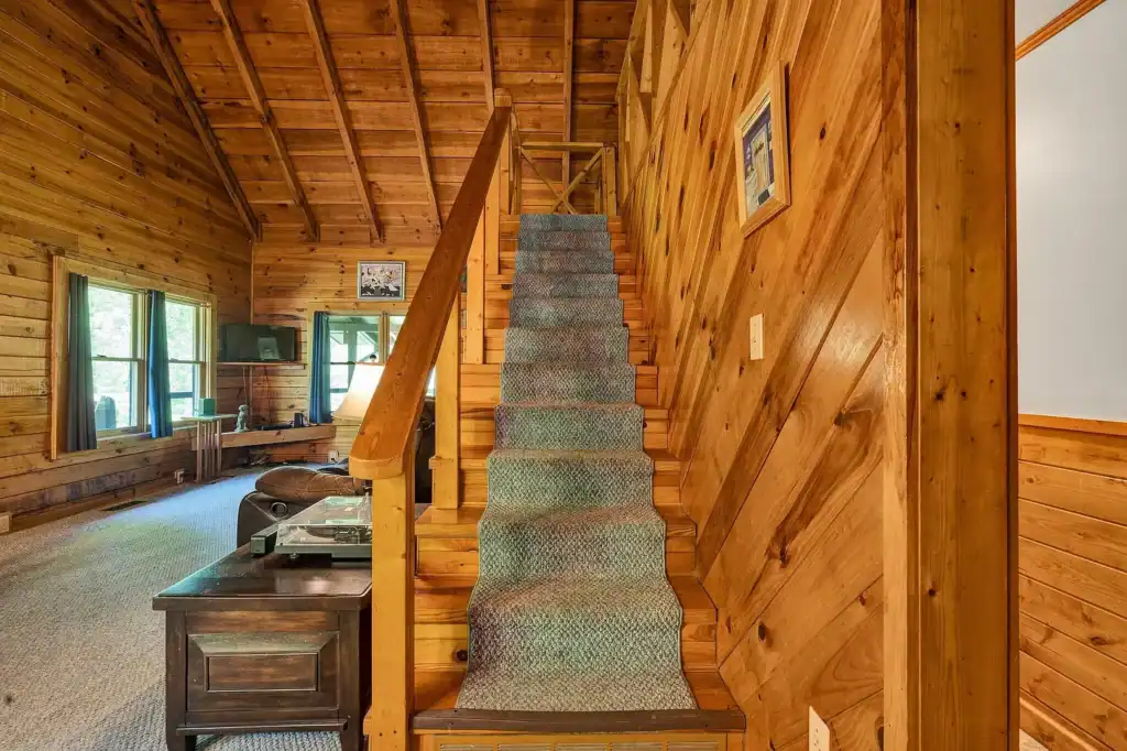 Log Cabin For Sale in Tennessee -147 Blalock Dr, Turtletown, TN 37391