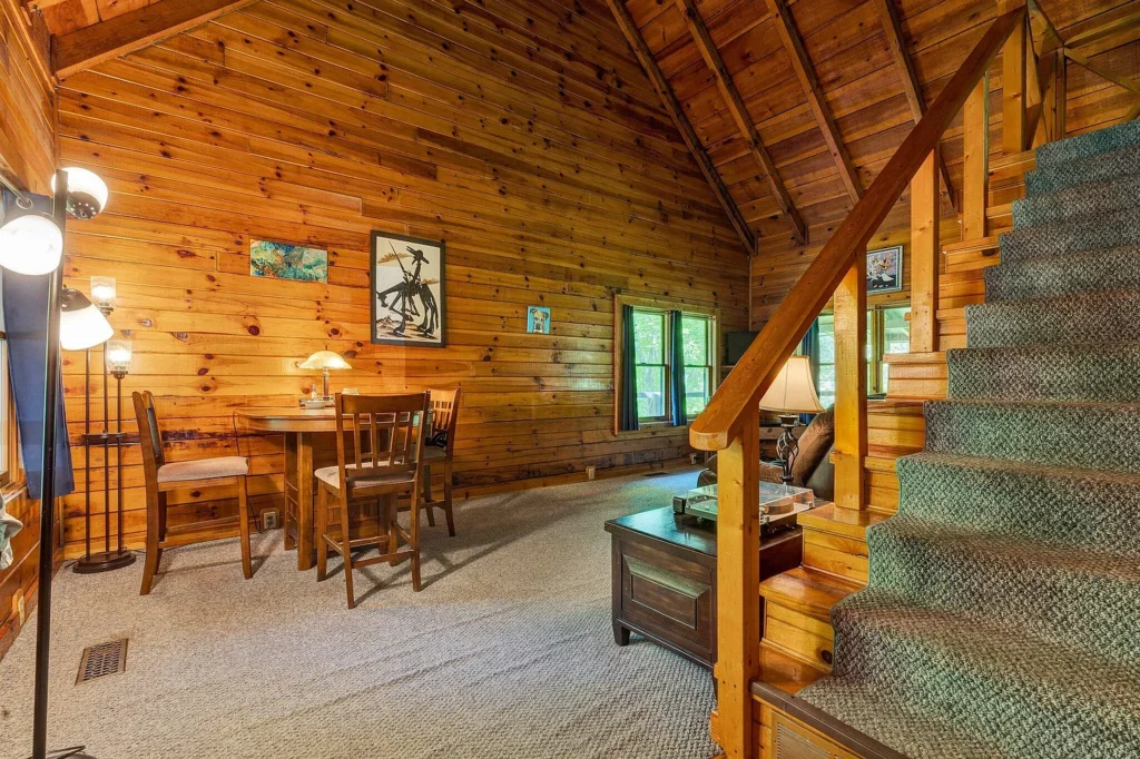 Log Cabin For Sale in Tennessee -147 Blalock Dr, Turtletown, TN 37391