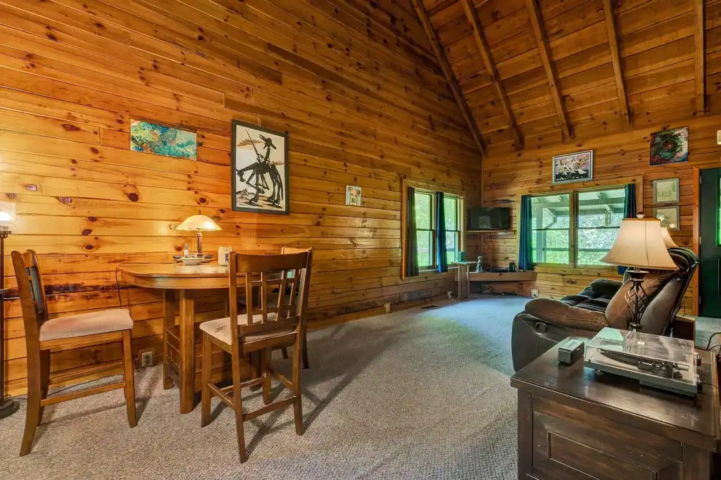 Log Cabin For Sale in Tennessee -147 Blalock Dr, Turtletown, TN 37391