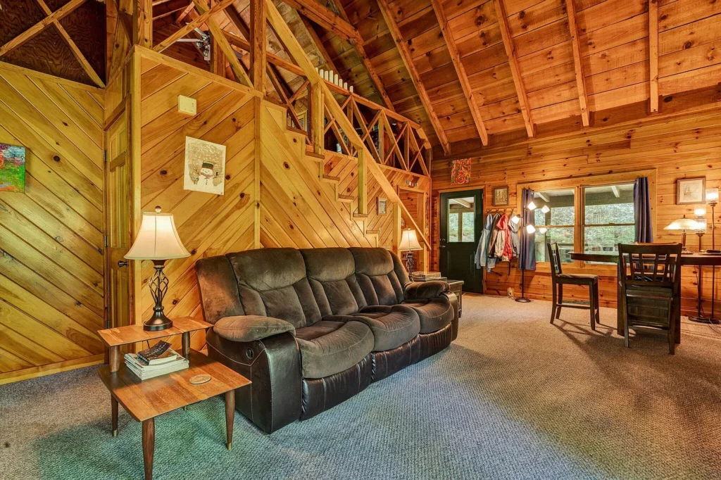 Log Cabin For Sale in Tennessee -147 Blalock Dr, Turtletown, TN 37391