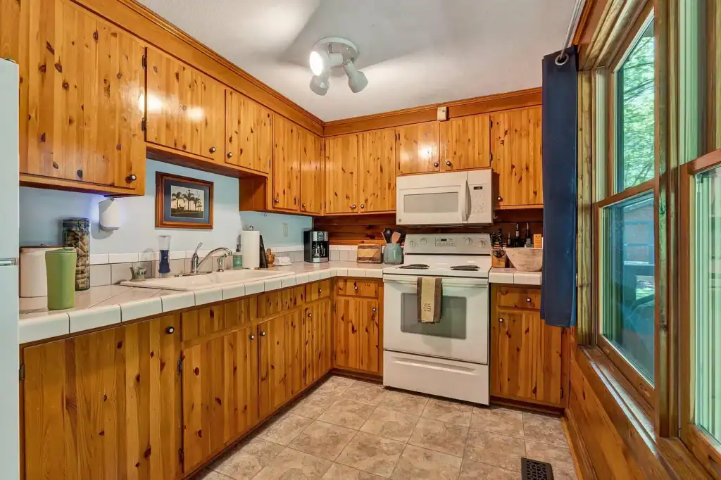 Log Cabin For Sale in Tennessee -147 Blalock Dr, Turtletown, TN 37391