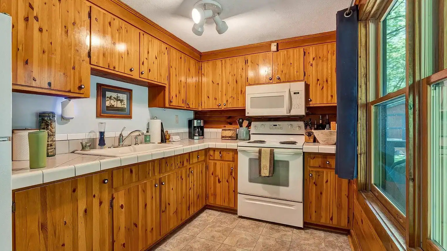 Log Cabin For Sale in Tennessee -147 Blalock Dr, Turtletown, TN 37391