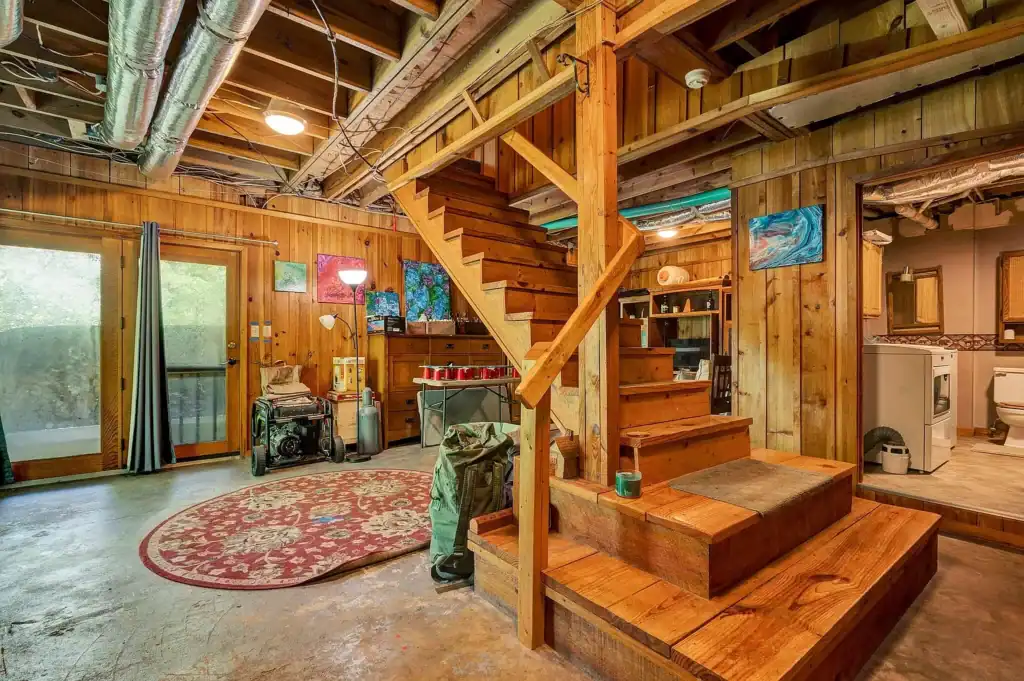 Log Cabin For Sale in Tennessee -147 Blalock Dr, Turtletown, TN 37391