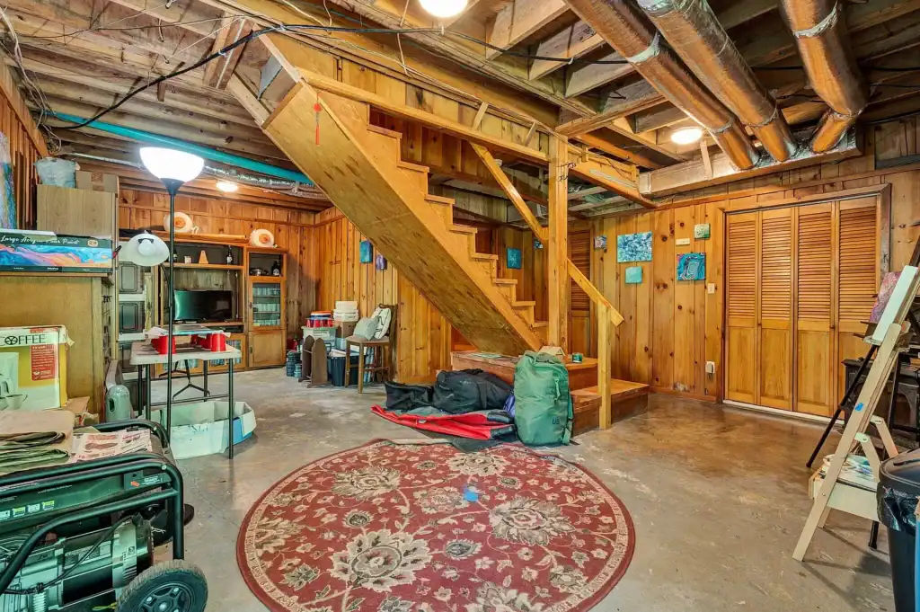 Log Cabin For Sale in Tennessee -147 Blalock Dr, Turtletown, TN 37391