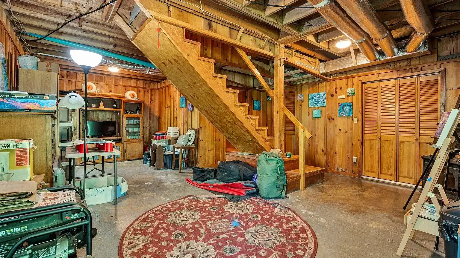 Log Cabin For Sale in Tennessee -147 Blalock Dr, Turtletown, TN 37391