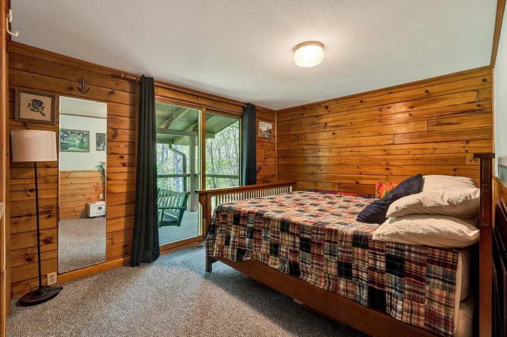 Log Cabin For Sale in Tennessee -147 Blalock Dr, Turtletown, TN 37391