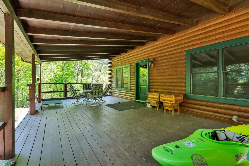 Log Cabin For Sale in Tennessee -147 Blalock Dr, Turtletown, TN 37391